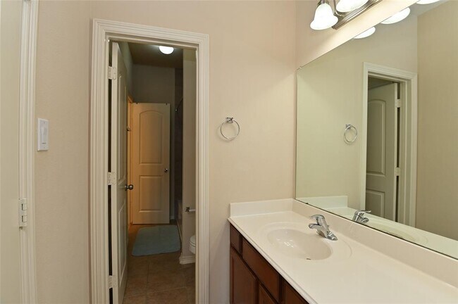 Foto del edificio - 5215 Field Briar Ln