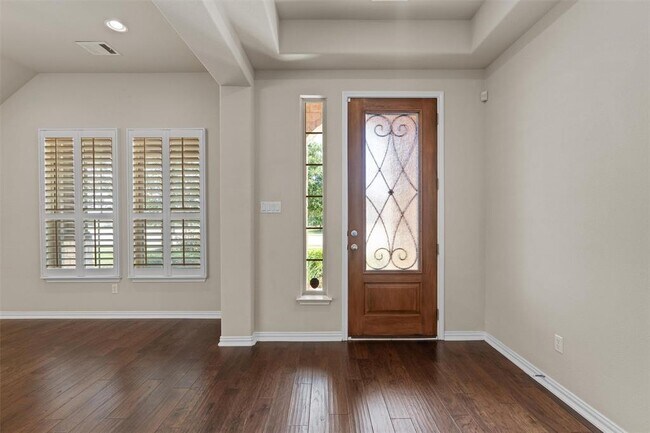 Foto del edificio - 7901 Arbor Knoll Ct