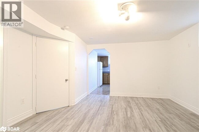 Photo du bâtiment - 34 Glenmanor Dr