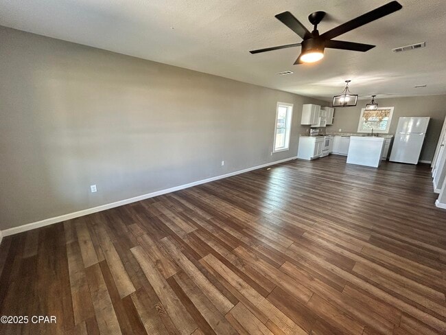 Foto del edificio - 6522 Olokee St