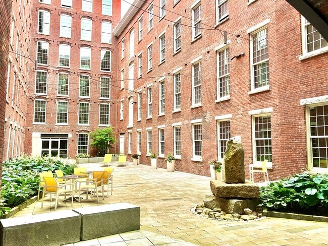 Foto del edificio - 130 John St