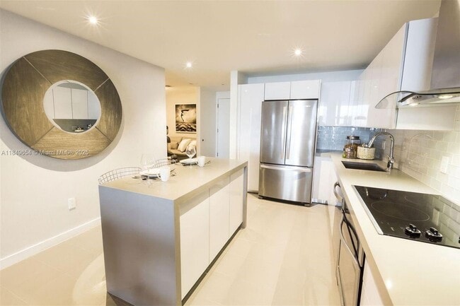 Building Photo - 1600 NE 1st Ave