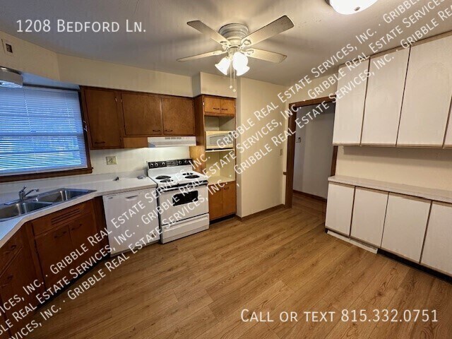 Foto del edificio - 1208 Bedford Ln