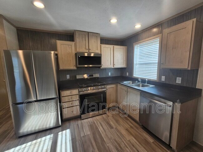 Building Photo - 700 S 12th St