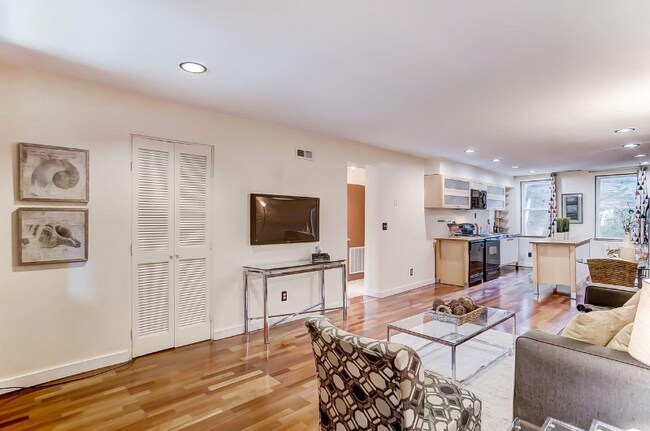 Foto del edificio - 2118 St James Ave