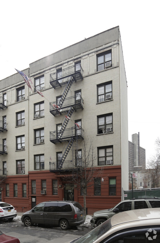 Primary Photo - 300-304 E 162nd St