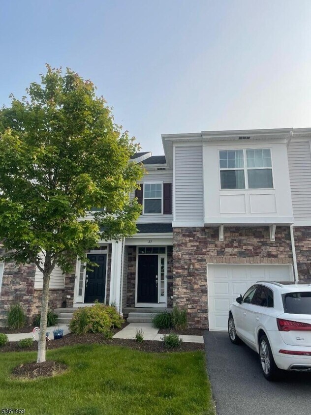 Primary Photo - 23 Colgate Dr