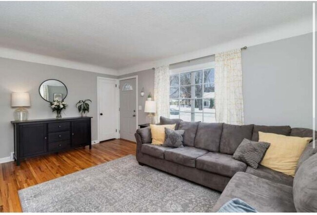 Foto del edificio - Charming 3BR House in Minneapolis