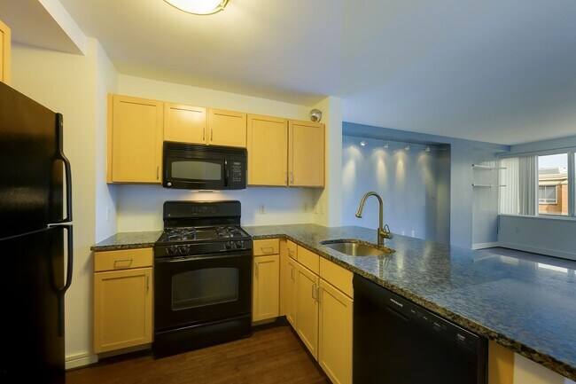 Foto del edificio - Modern One-Bedroom Move-In Ready Waterfront Living in SW DC