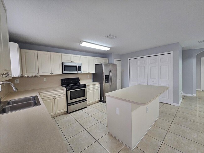Foto del edificio - 15270 SW 30th Terrace