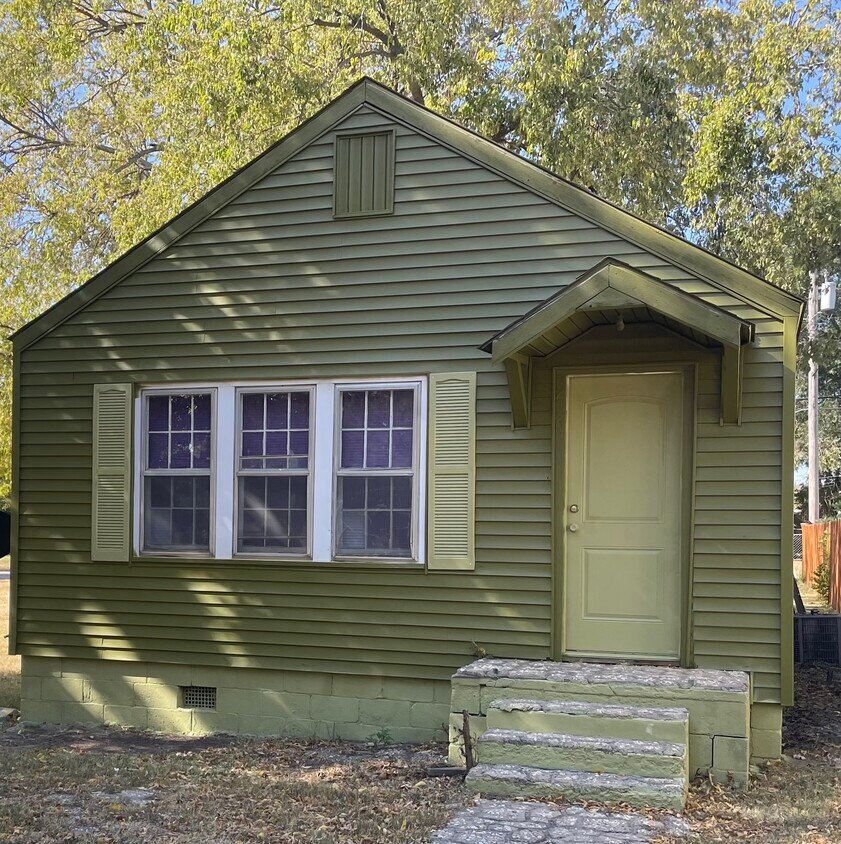 Corner Lot - 236 S Lowry St
