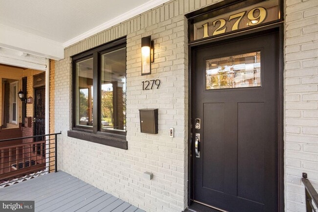 Building Photo - 1279 Oates St NE