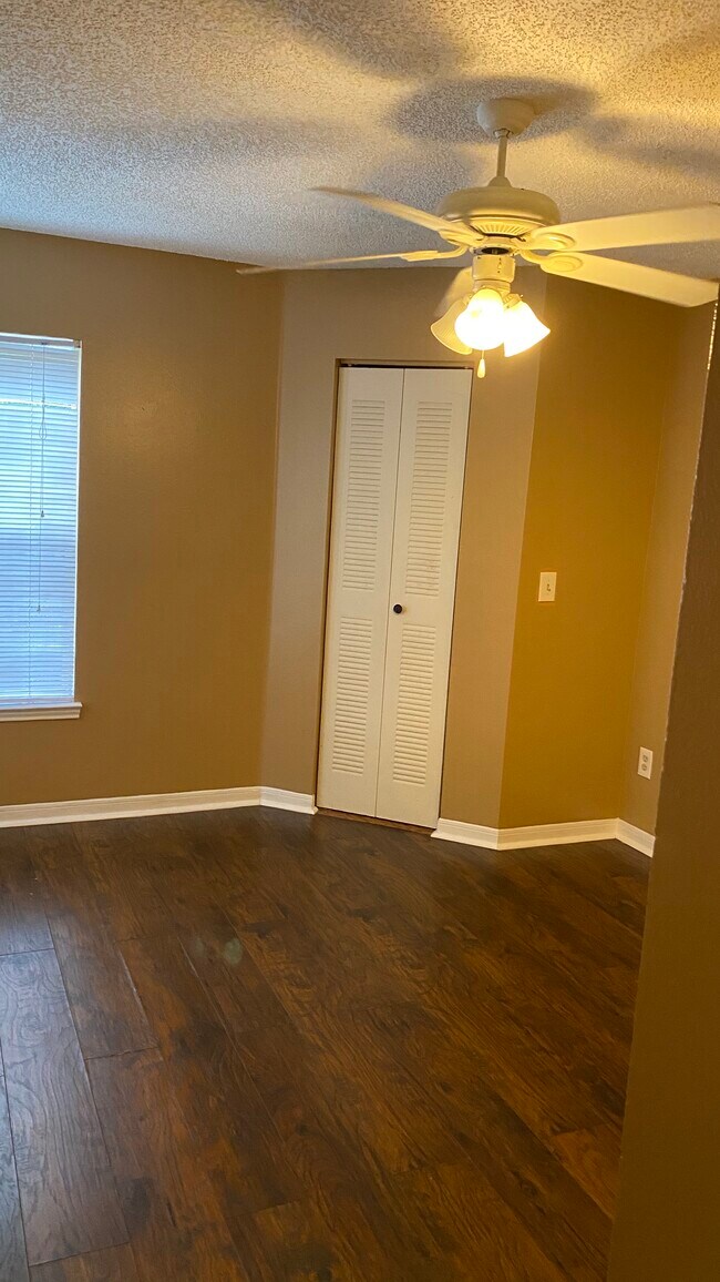 Foto del edificio - 709 Secret Harbor Ln