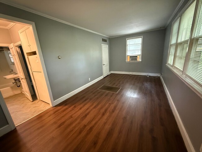 Foto del edificio - 202 E 11th St SE