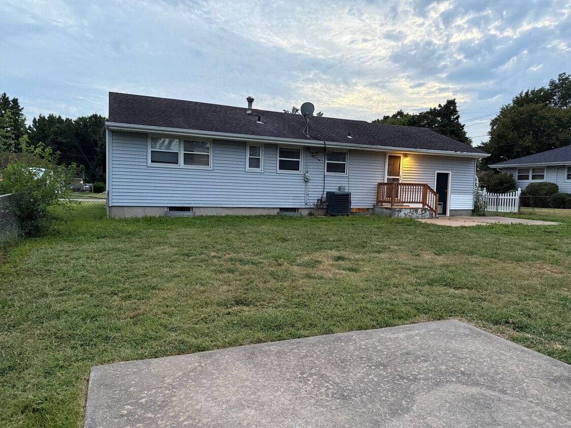 Building Photo - Charming 3 Bedroom Home in Florissant