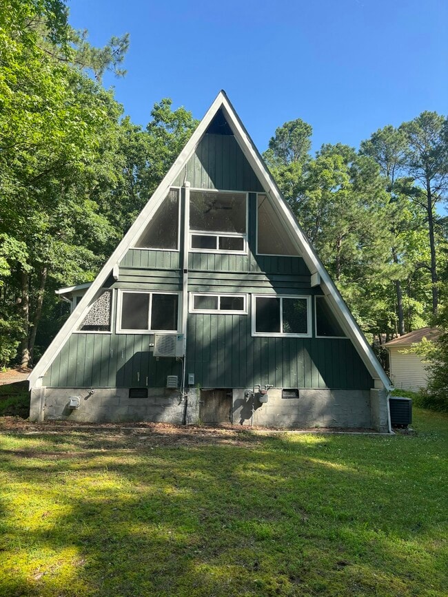 Building Photo - 17 Sandyhook Rd