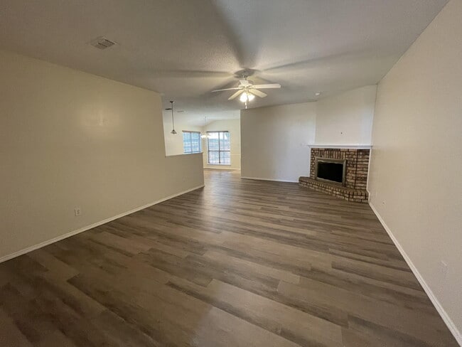 Building Photo - 1605 Kirby Ave