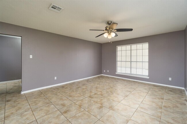 Foto del edificio - 4604 S Tower Rd