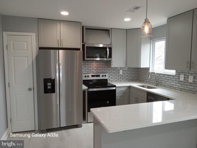 Foto del edificio - 37303-B Grass Roots Ln