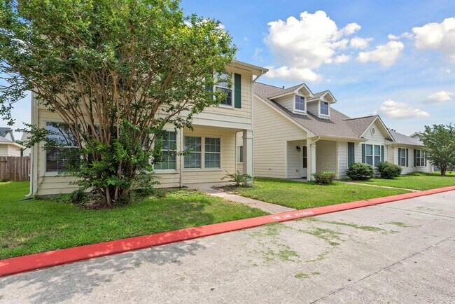 Foto del edificio - 19511 Fletcher Way Dr