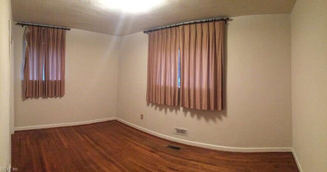 Building Photo - 1056 Sanford Ave