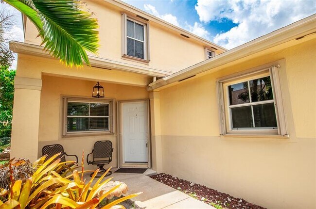 Foto del edificio - 170 NW 207th Way