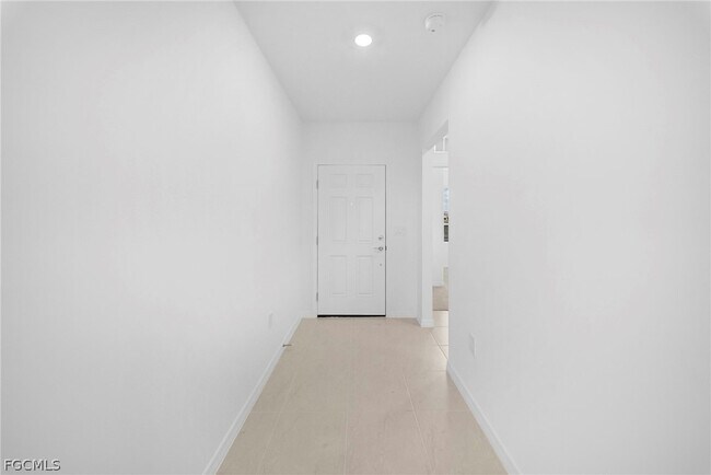 Building Photo - 258 Silent Lk Dr