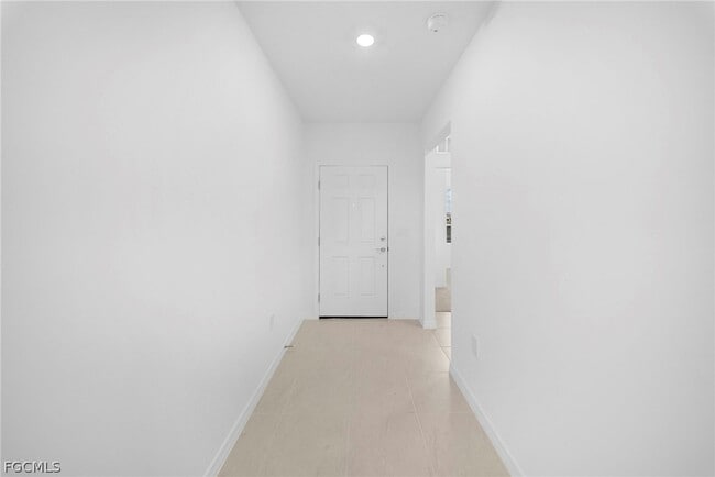 Foto del edificio - 258 Silent Lk Dr