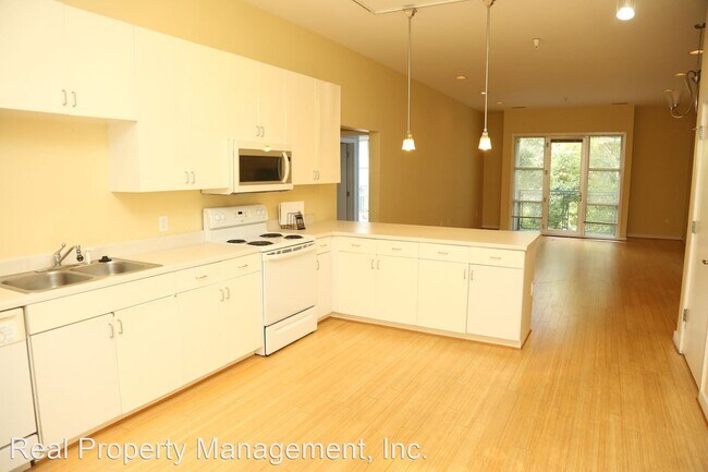 Foto del edificio - 2 br, 2 bath House - 820 E High St, Apt #11