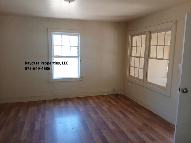 Foto del edificio - 1 Bedroom House Near Downtown