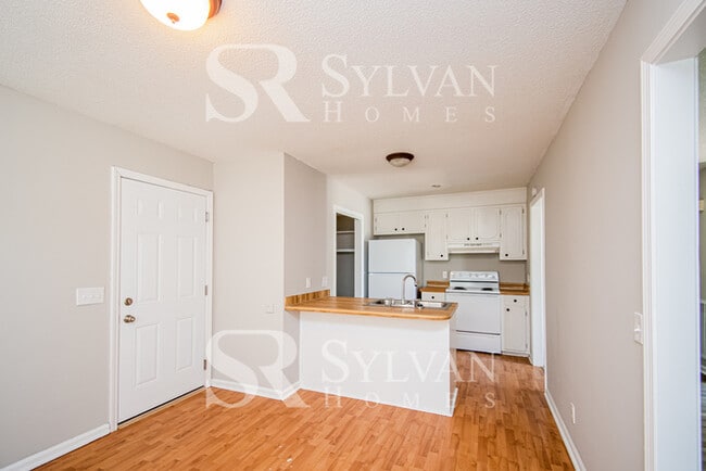 Building Photo - One-level living at its best