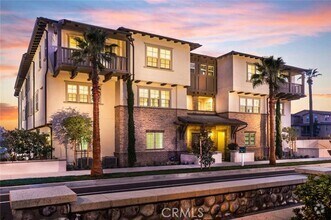 Building Photo - 861 Orchid Way