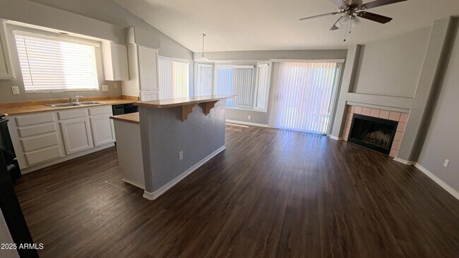 Foto del edificio - 6218 Colby St