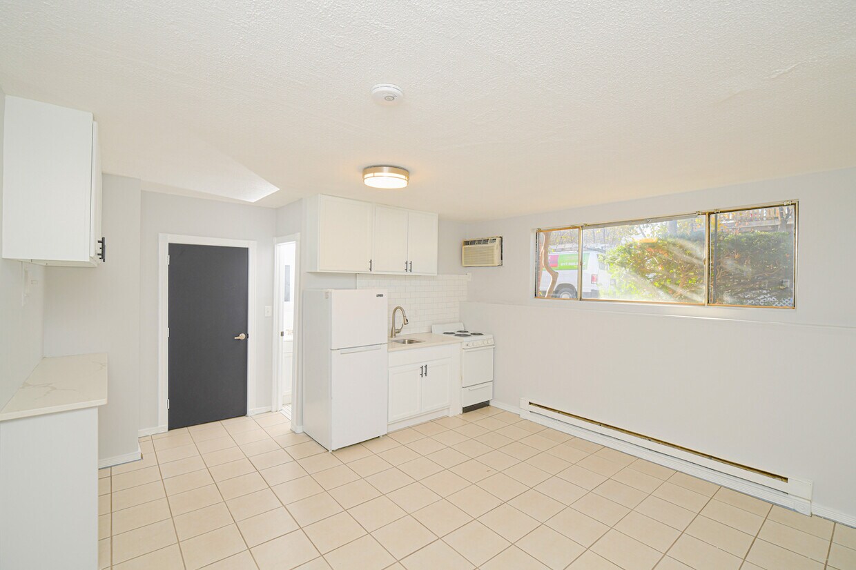 73 Robbins St Unit 2, Waltham, MA 02453 Apartments in Waltham, MA