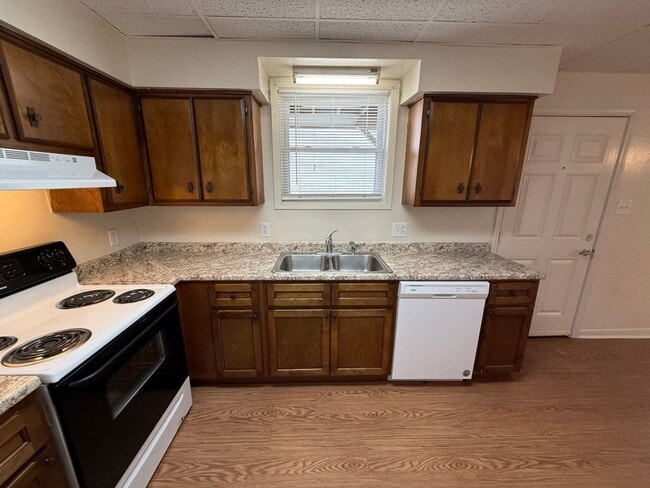 Foto del edificio - 3607 Lark Cir