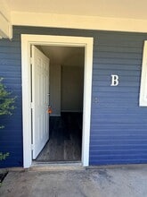 Building Photo - 4129 Lakewood Dr