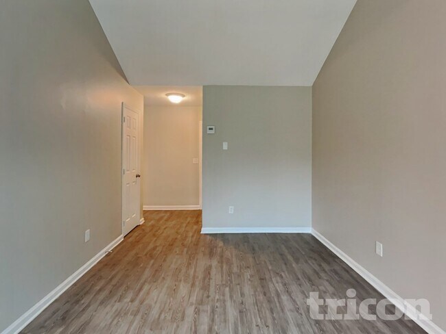Foto del edificio - 7307 Hooksett Ct