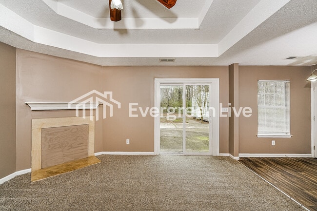 Foto del edificio - 2027 Townhouse Ln