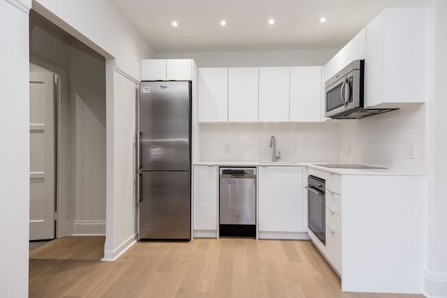 Building Photo - 110 Oriole Pky