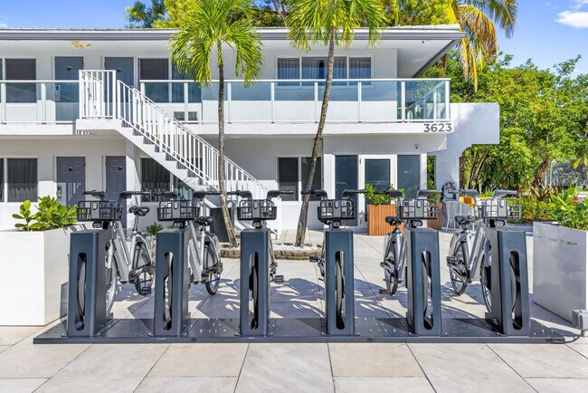 Building Photo - 3621 N Ocean Blvd