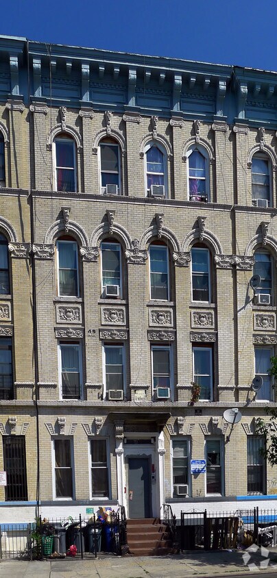 Building Photo - 141 Hull St