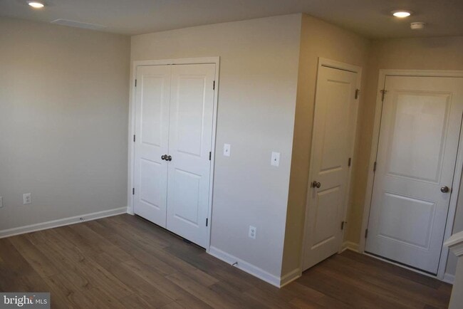 Foto del edificio - 216 Swan Fld Ave