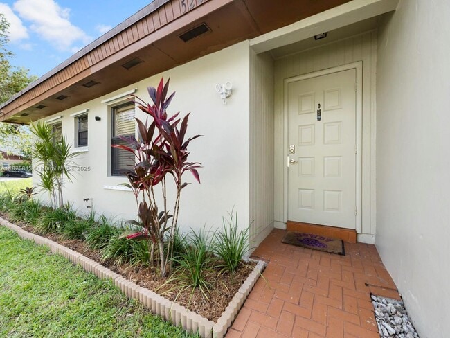 Building Photo - 5207 SW 141st Pl