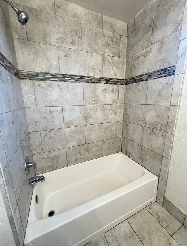 Foto del edificio - APPLY NOW FOR THIS 3 BEDROOM HOME!!