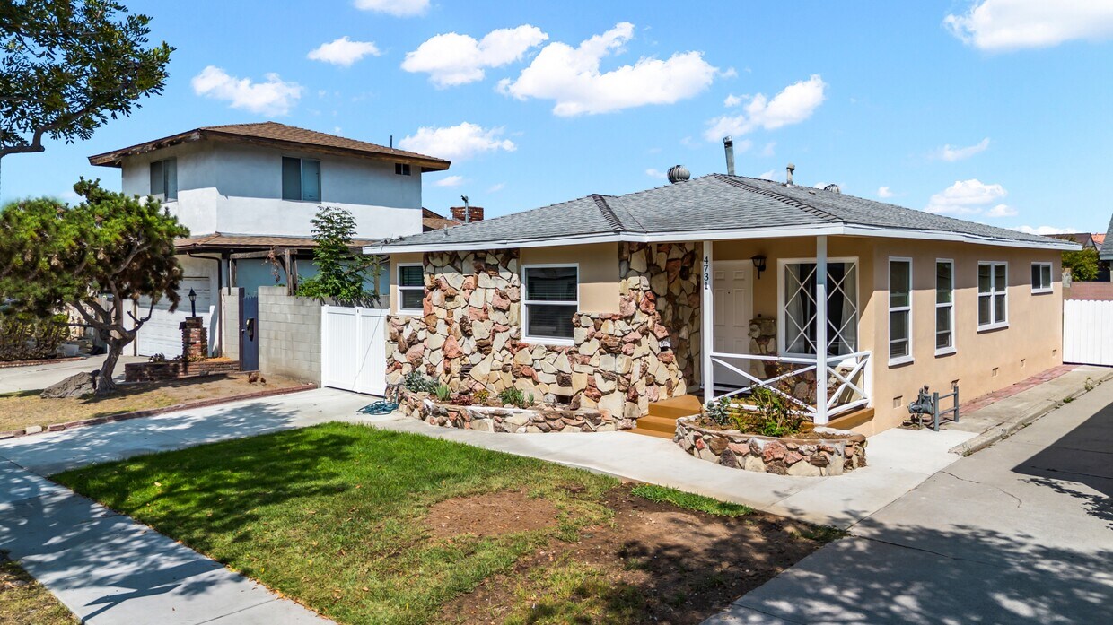 Foto principal - 4731 W 137th Pl