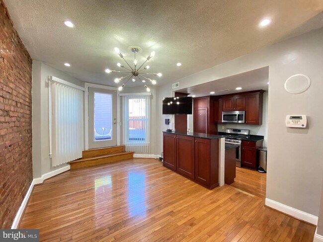 Foto del edificio - 615 Lamont St NW