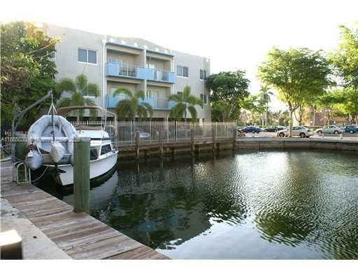 Foto del edificio - 3527 NE 168th St