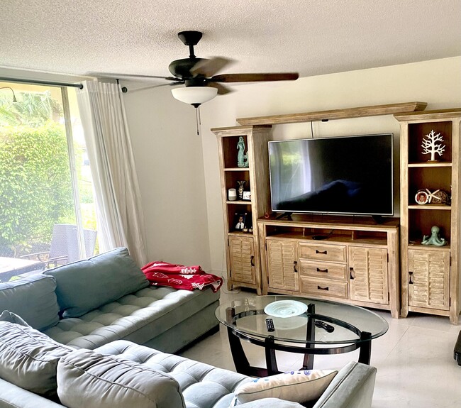 Building Photo - 107 Yacht Club Way