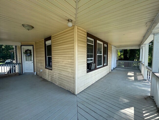 Foto del edificio - 347 Norwood Ave
