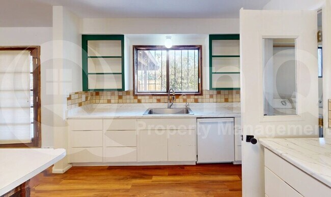 Foto del edificio - 5427 E Eastland St